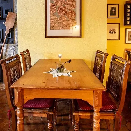 Büttner- Im Herzen Von - Frühstück Buchbar - Parkplatz Hotel Schneeberg (Saxony)